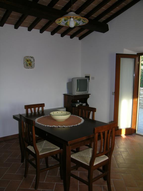 Agriturismo Podere Ossaia Cortona Pokoj fotografie