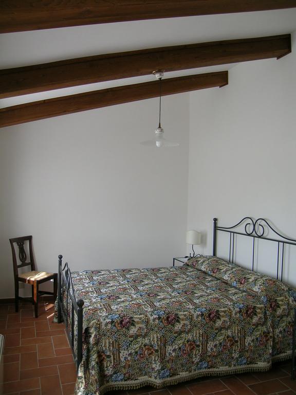 Agriturismo Podere Ossaia Cortona Pokoj fotografie